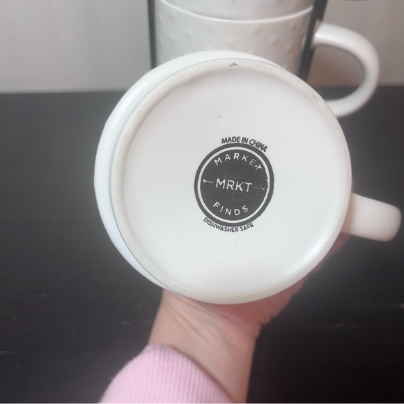 Market Finds White Hobnail Stacking Mugs Set of 4 with Black Metal Storage Stand - Picture 9 of 10